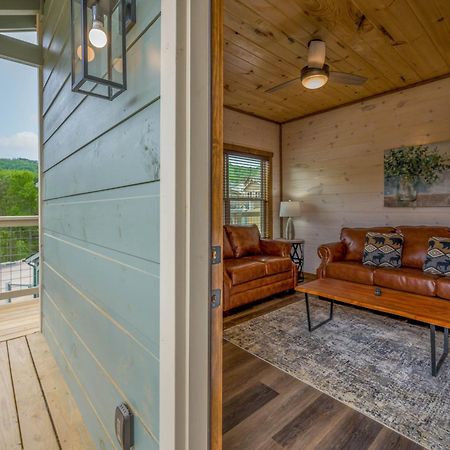 Osprey Nest Cottage Modern New Cabin Пиджен-Фордж Экстерьер фото